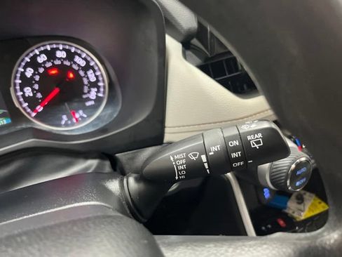 Used 2022 Toyota RAV4 XLE AWD/4WD image 53