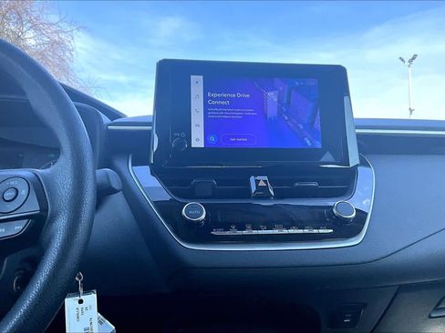 Used 2025 Toyota Corolla LE image 34