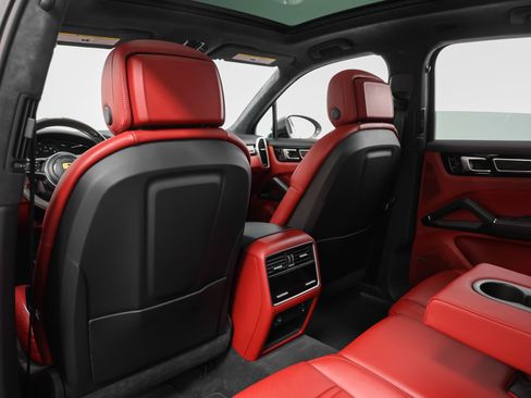 Certified 2021 Porsche Cayenne GTS AWD/4WD image 47