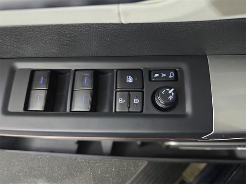 Used 2024 Toyota Sequoia Capstone image 32