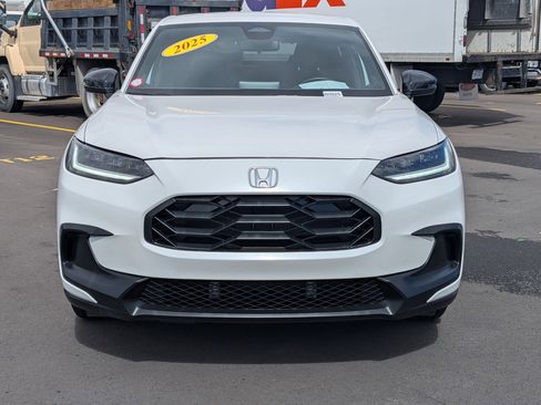 Used 2025 Honda HR-V Sport image 9