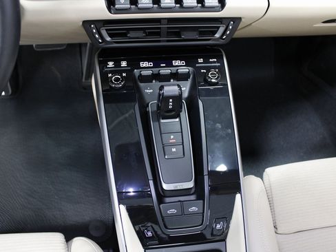 Certified 2021 Porsche 911 Targa 4S image 28