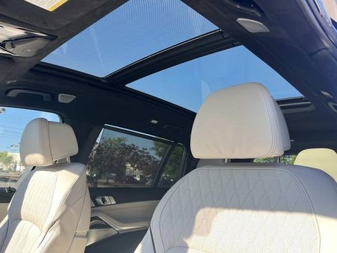 Used 2022 BMW X7 M50i w/ Dynamic Handling Package AWD/4WD image 43