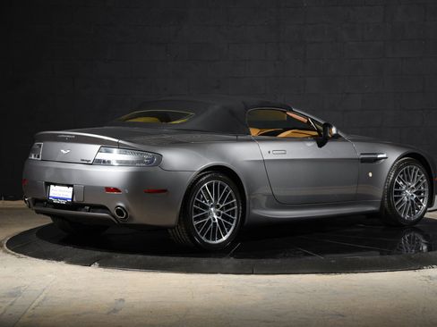 Used 2011 Aston Martin V8 Vantage Roadster RWD image 4