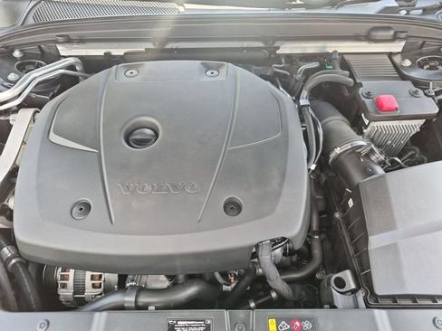 Used 2020 Volvo V60 T5 Cross Country AWD/4WD image 33