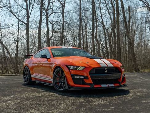 Used 2022 Ford Mustang Shelby GT500 w/ Carbon Fibre Track Pack image 33