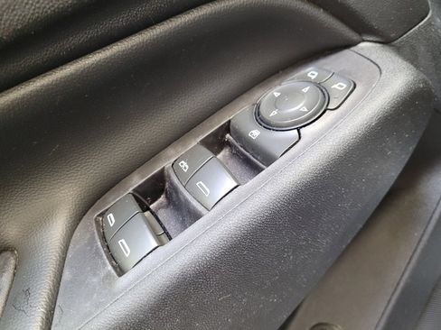 Used 2018 Chevrolet Equinox LT AWD/4WD image 27
