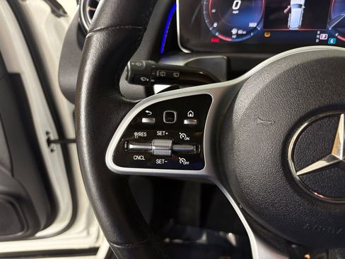 Used 2021 Mercedes-Benz GLB 250 w/ Premium Package image 21