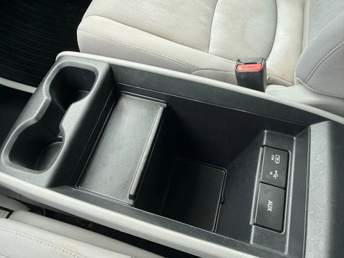 Used 2018 Honda Odyssey LX image 32