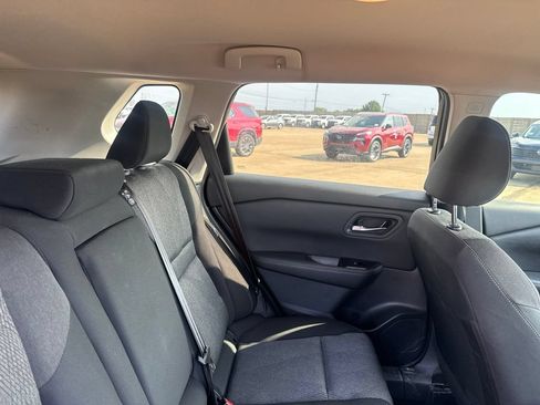 Certified 2024 Nissan Rogue SV FWD image 31
