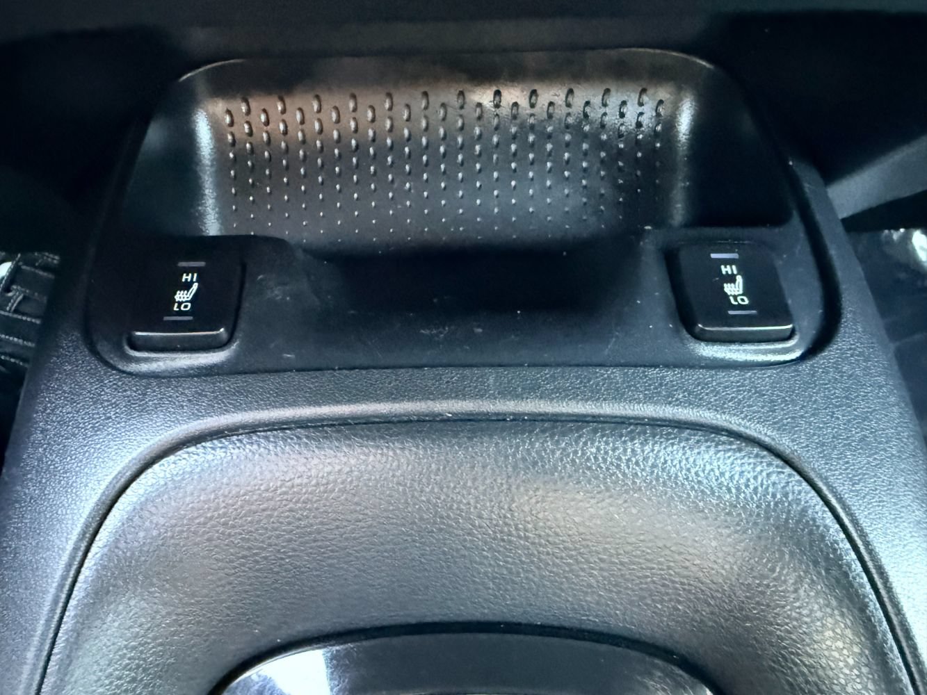 Used 2022 Toyota Corolla XSE w/ Carpet Mat Package (TMS) FWD image 17