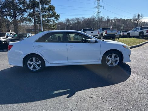 Used 2013 Toyota Camry SE image 5