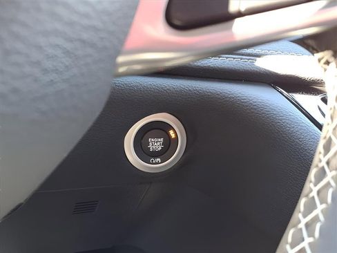 New 2025 Chrysler Pacifica Select FWD image 9