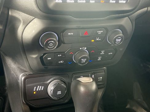 Used 2022 Jeep Renegade Limited w/ Sun, Sound & Wheels Group image 16