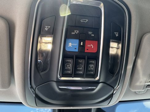 Used 2023 Jeep Grand Cherokee 4WD 4xe image 19