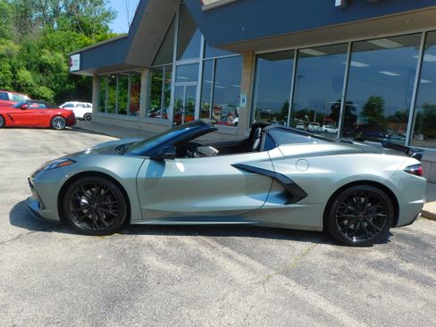 Used 2023 Chevrolet Corvette Stingray Premium Conv w/ Z51 Performance Package image 2