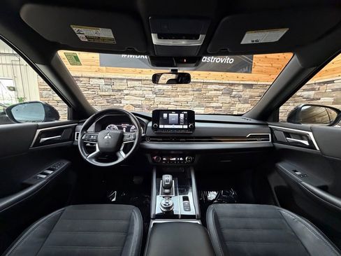 Used 2023 Mitsubishi Outlander SE Black Edition AWD/4WD image 16