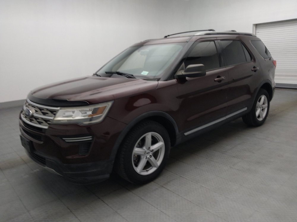 Used 2018 Ford Explorer XLT FWD image 2