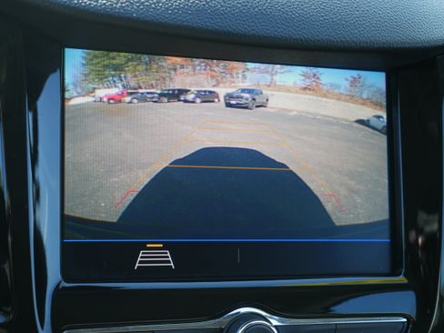 Used 2022 Chevrolet Trax LS w/ Tint and Cruise Package image 17