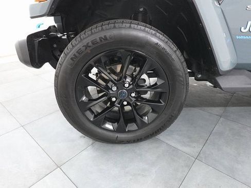 Used 2024 Jeep Wrangler Unlimited Sahara w/ Technology Group image 26