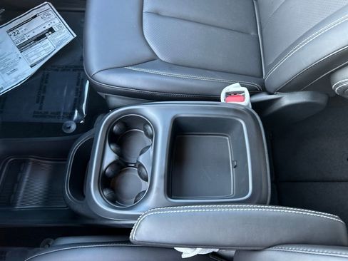 New 2026 Chrysler Pacifica Select image 18