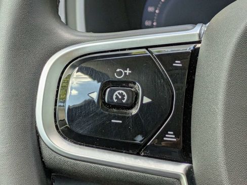 Certified 2025 Volvo XC90 B5 Core AWD/4WD image 27