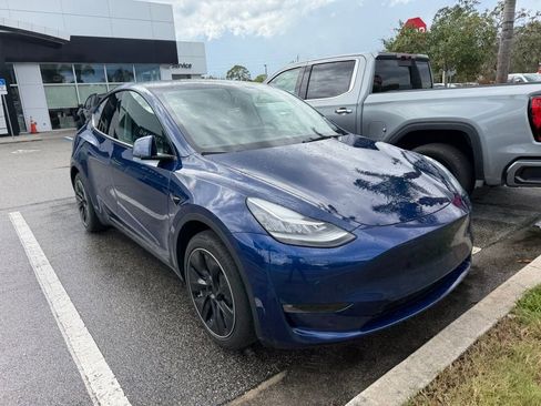 Used 2021 Tesla Model Y Long Range image 2