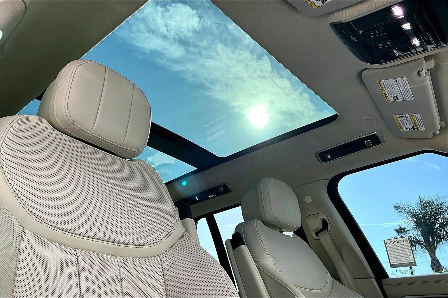Certified 2023 Land Rover Range Rover SE AWD/4WD image 19