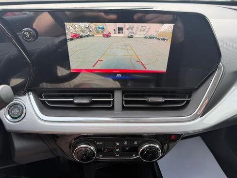 New 2026 Chevrolet Trax LT w/ Driver Confidence Package FWD image 17