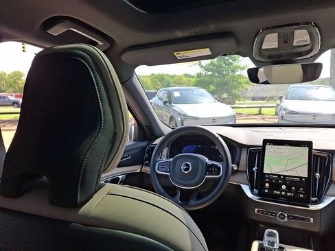 Certified 2026 Volvo XC90 B6 Plus AWD/4WD image 15