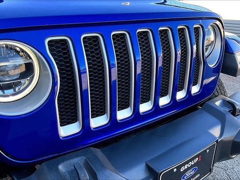 Used 2019 Jeep Wrangler Unlimited Sahara w/ Dual Top Group image 30