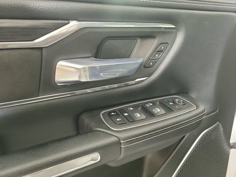 Used 2024 RAM 1500 Laramie AWD/4WD image 16