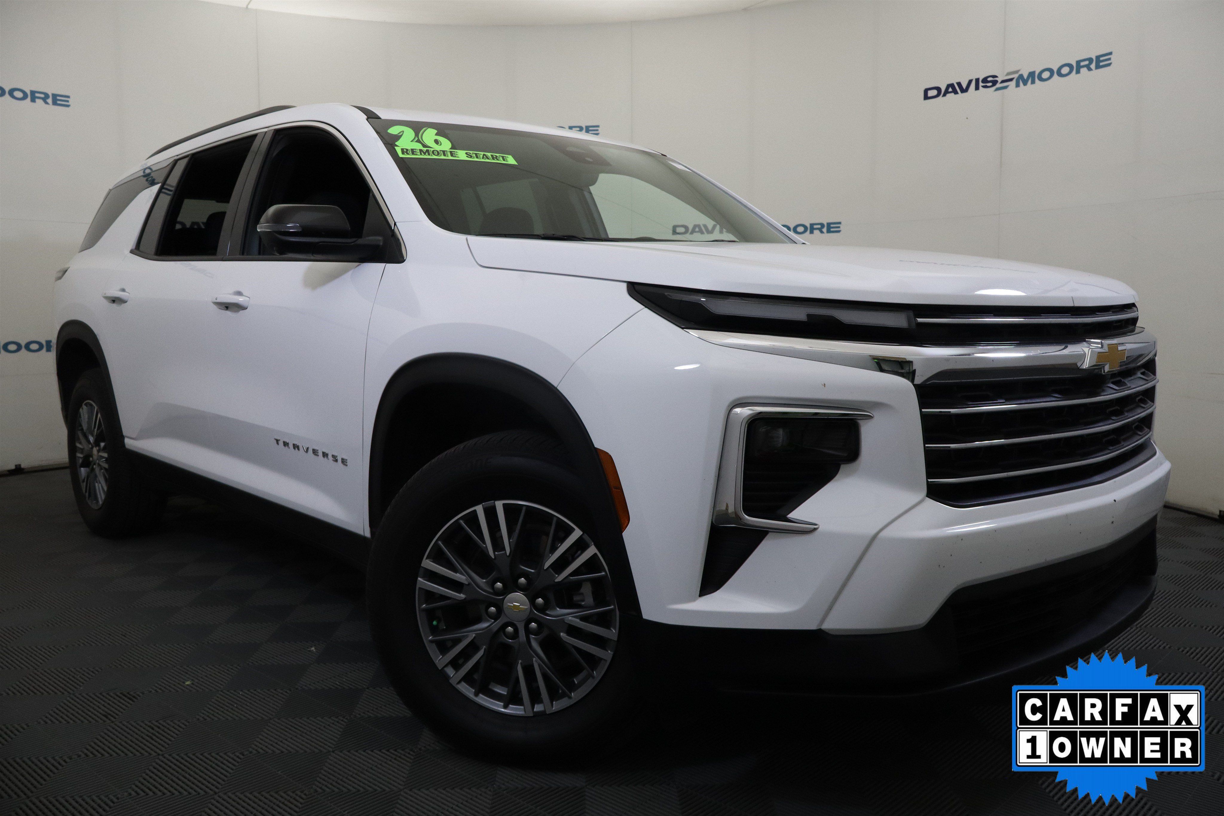 Used 2026 Chevrolet Traverse LT w/ Driver Confidence Package FWD image 2