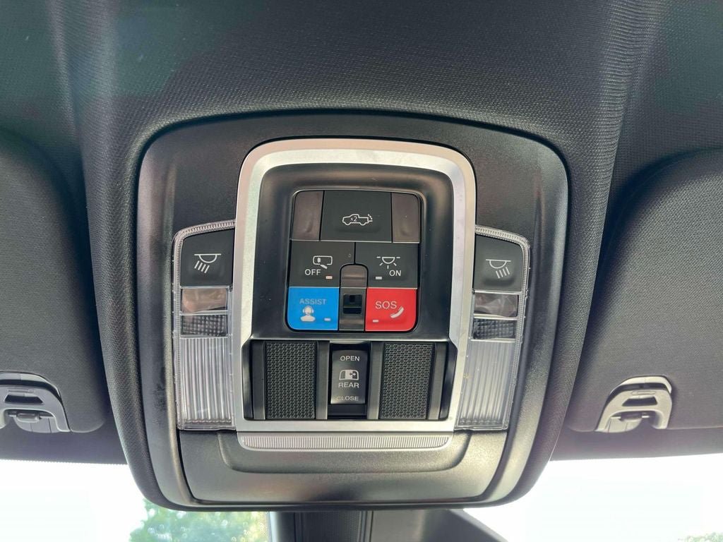 Used 2025 RAM 1500 Big Horn AWD/4WD image 32