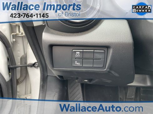 Used 2018 MAZDA MX-5 Miata Club image 17