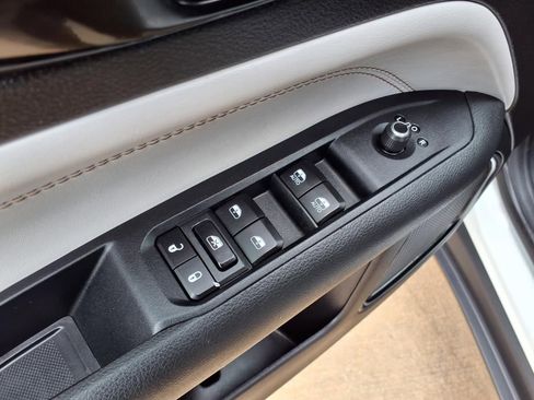 Used 2025 Jeep Compass Limited AWD/4WD image 23