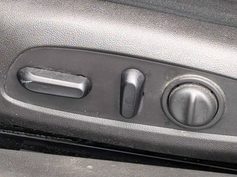 Used 2017 Buick LaCrosse Essence FWD image 15