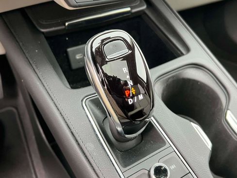 Used 2022 Cadillac XT4 Luxury w/ Cold Weather Package image 16