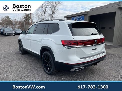 New 2026 Volkswagen Atlas SE image 2