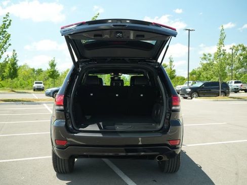 Used 2019 Jeep Grand Cherokee Altitude AWD/4WD image 18