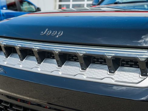 New 2026 Jeep Grand Wagoneer 4WD image 13