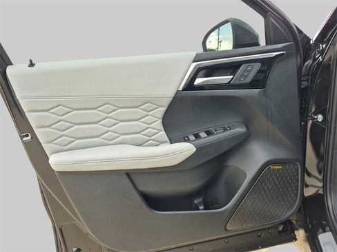 New 2025 Mitsubishi Outlander SEL image 21