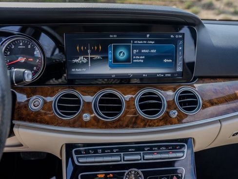 Used 2017 Mercedes-Benz E 300 image 20