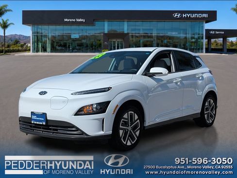 Certified 2023 Hyundai Kona SE w/ Cargo Package FWD image 3