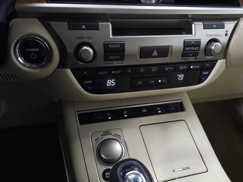 Used 2014 Lexus ES 300h image 24