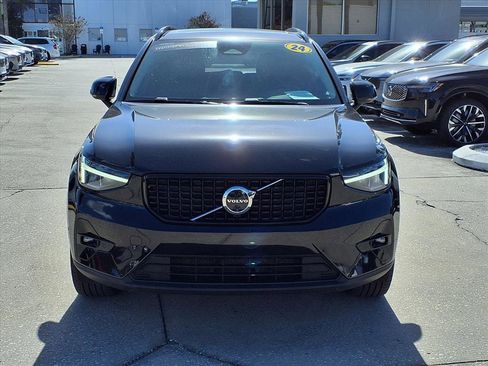 Certified 2024 Volvo XC40 B5 Plus image 2