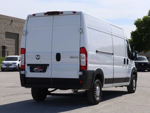 Used 2025 RAM ProMaster 2500 w/ Convenience Group FWD image 9