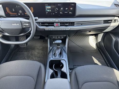 New 2026 Kia K4 FWD image 17