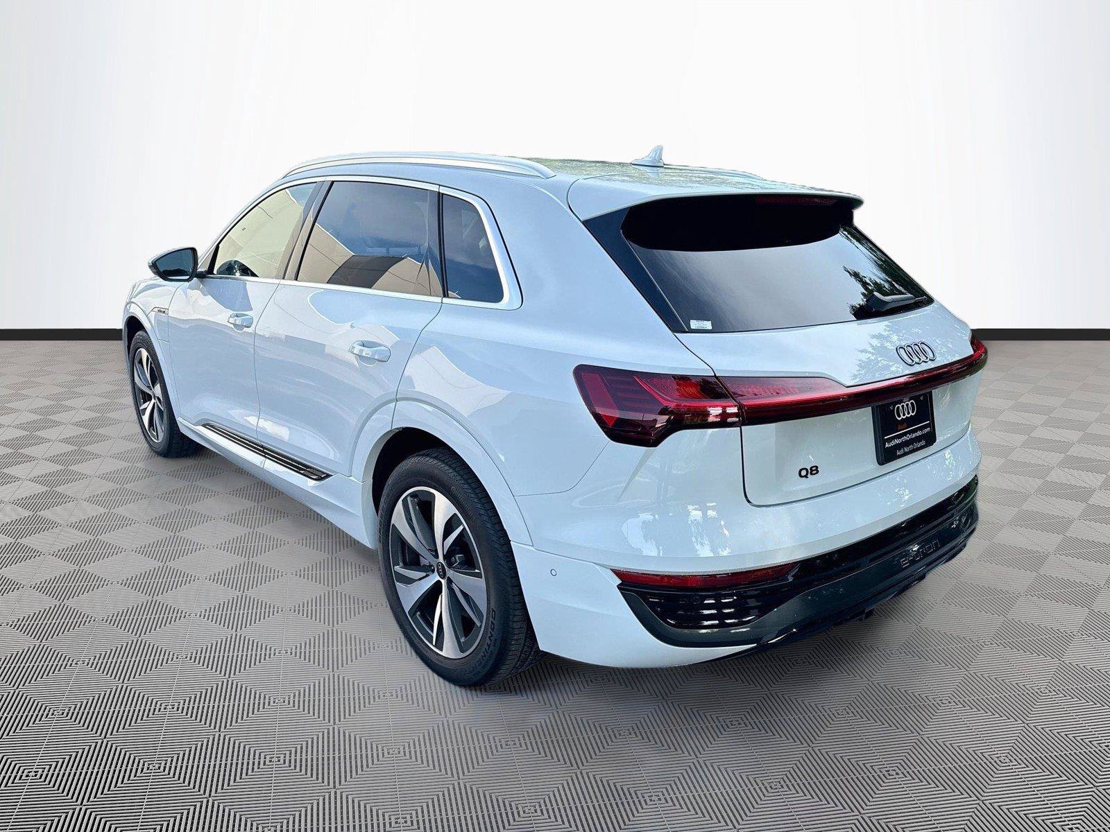 Certified 2024 Audi Q8 e-tron Premium Plus AWD/4WD image 5
