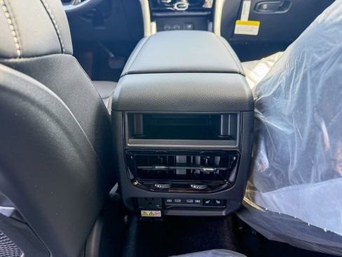 New 2026 Jeep Grand Cherokee Limited w/ Limited Altitude Package image 24